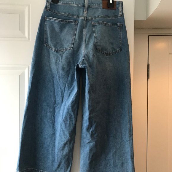 Madewell Wide-Leg Crop Jeans in Light Blue - Picture 3 of 5